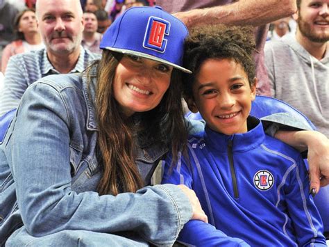 walker nathaniel diggs|Son Of Idina Menzel, Taye Diggs Smiles In Rare Red。